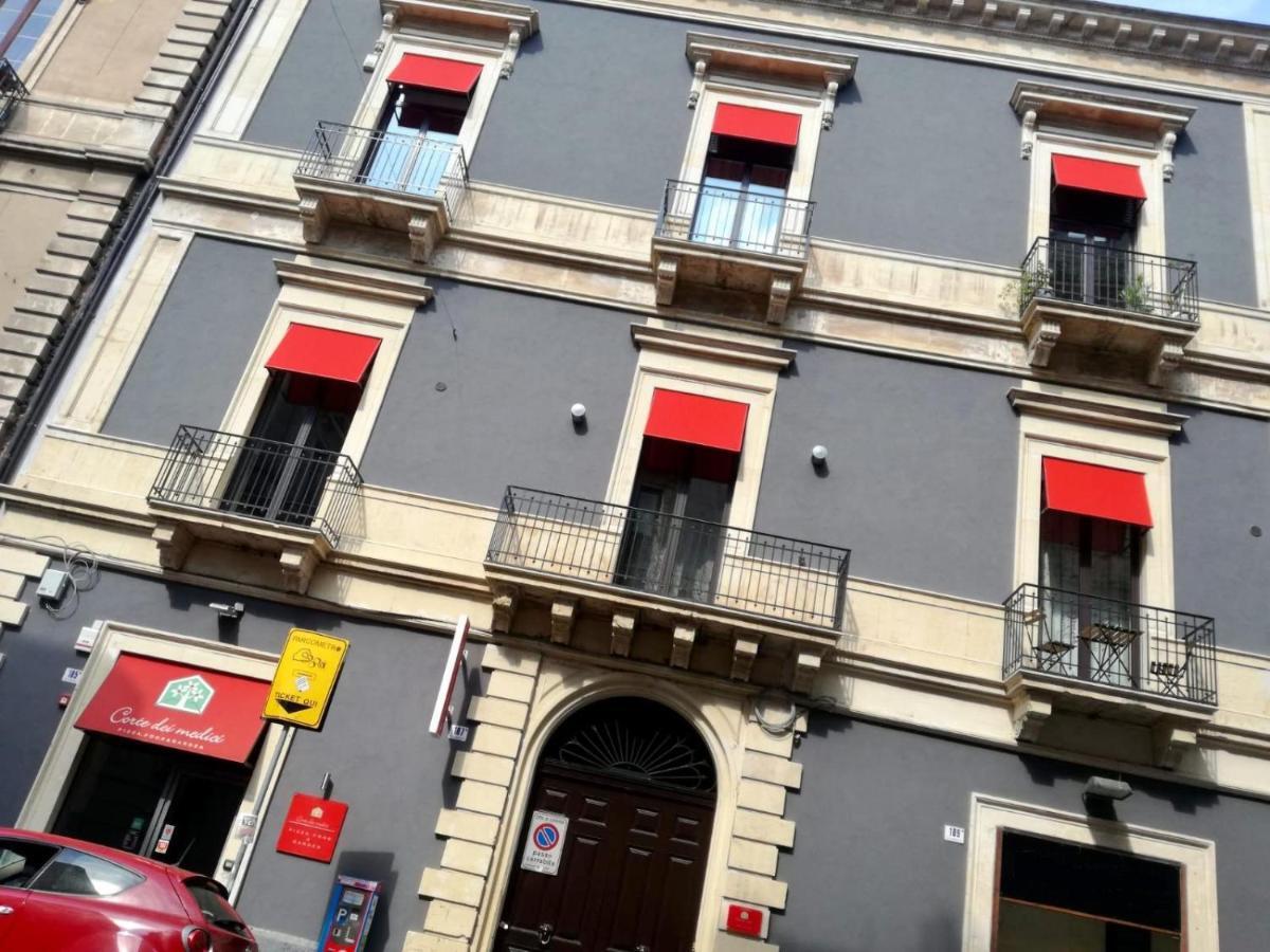 Corte Dei Medici - Palace Catania Luaran gambar